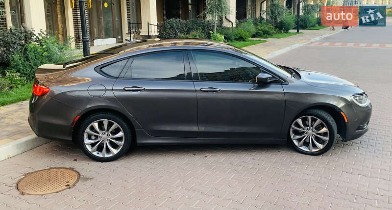 Седан Chrysler 200 2015 в Киеве