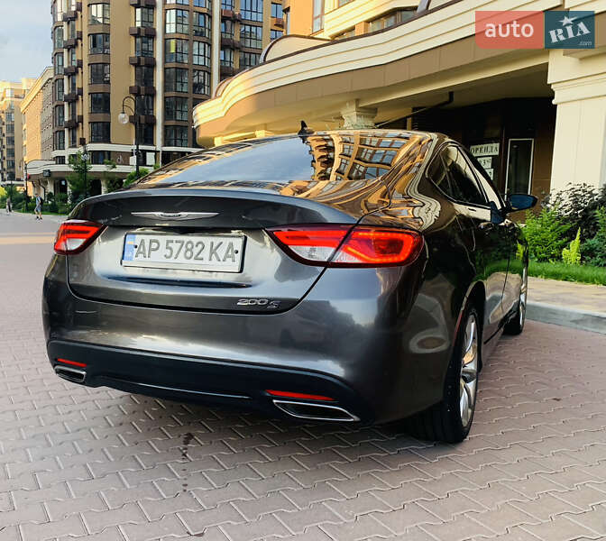 Седан Chrysler 200 2015 в Киеве