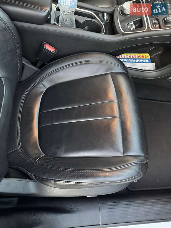 Седан Chrysler 200 2014 в Киеве