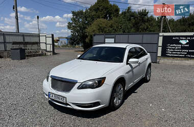 Седан Chrysler 200 2013 в 
