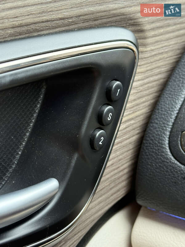 Седан Chrysler 200 2014 в Днепре