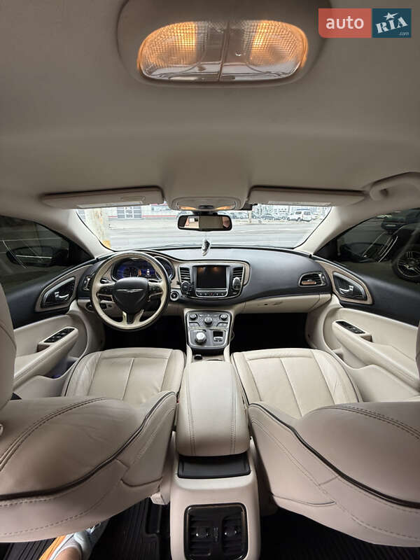Седан Chrysler 200 2014 в Дніпрі