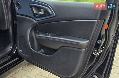 Седан Chrysler 200 2014 в 