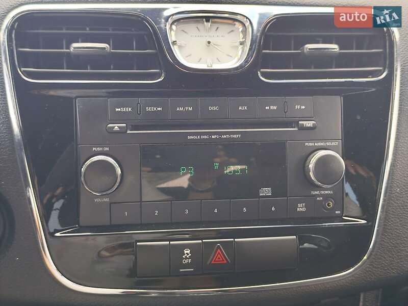 Седан Chrysler 200 2012 в Киеве