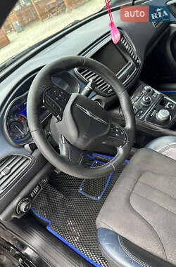 Седан Chrysler 200 2014 в 