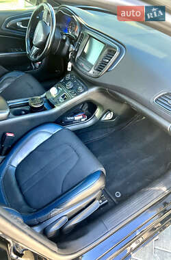Седан Chrysler 200 2014 в 