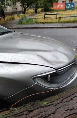 Седан Chrysler 200 2016 в 