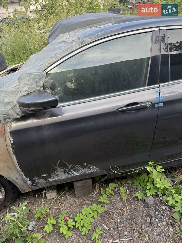 Седан Chrysler 200 2016 в Киеве