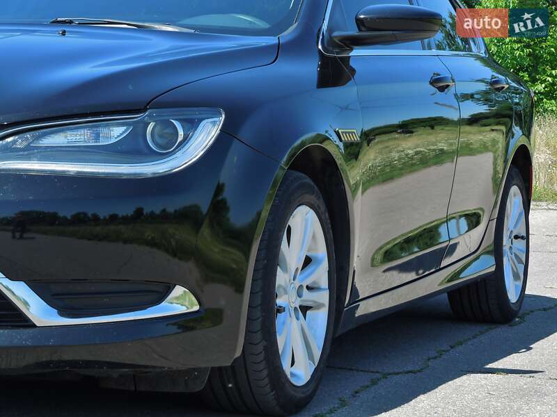 Седан Chrysler 200 2014 в 