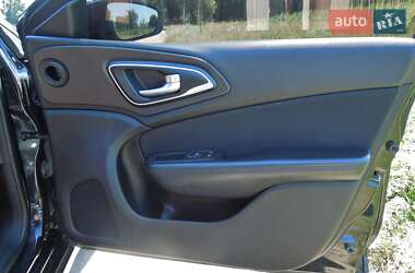 Седан Chrysler 200 2014 в 