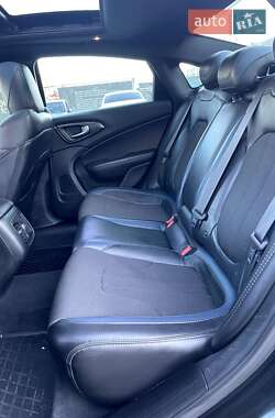 Седан Chrysler 200 2015 в 