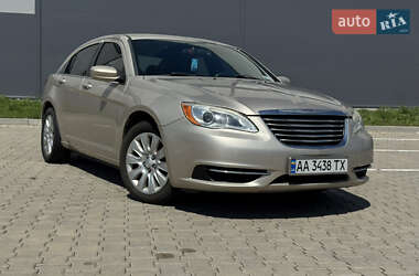Седан Chrysler 200 2014 в Івано-Франківську