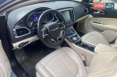 Седан Chrysler 200 2015 в 