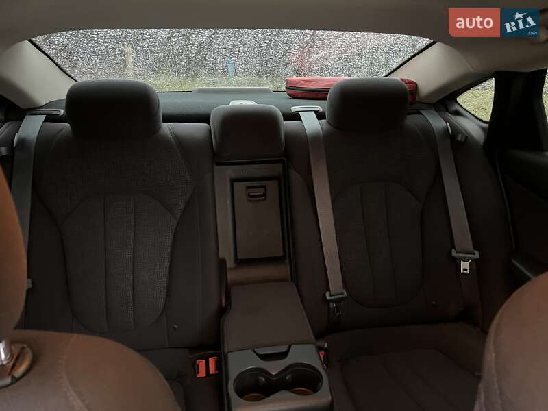 Седан Chrysler 200 2015 в Кременчуге