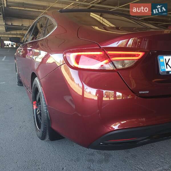 Седан Chrysler 200 2015 в Киеве