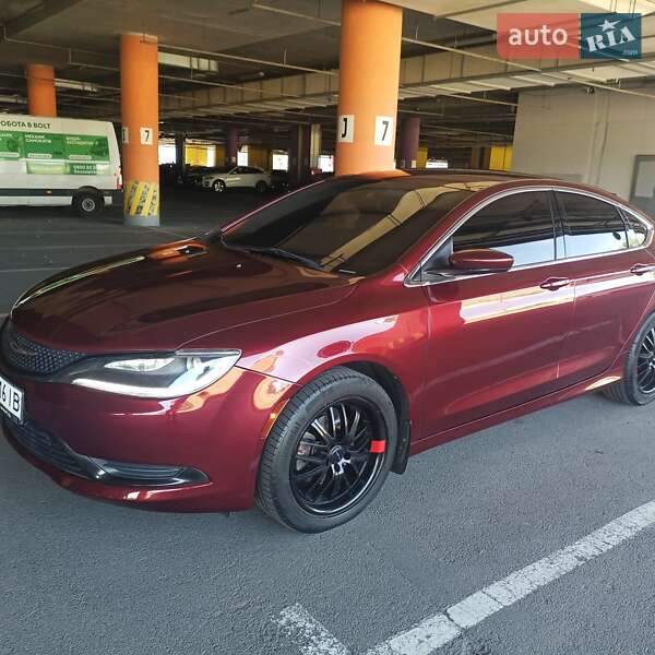 Седан Chrysler 200 2015 в Киеве