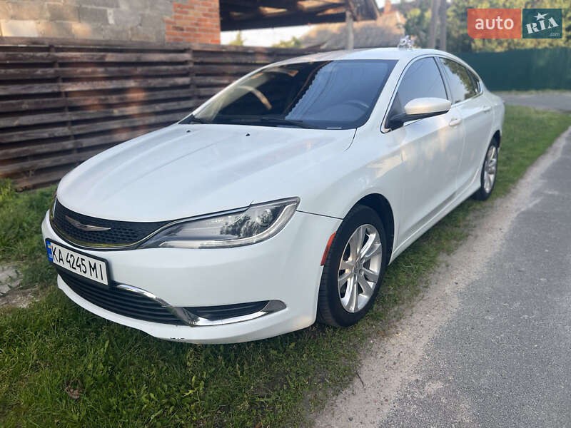 Седан Chrysler 200 2015 в Броварах