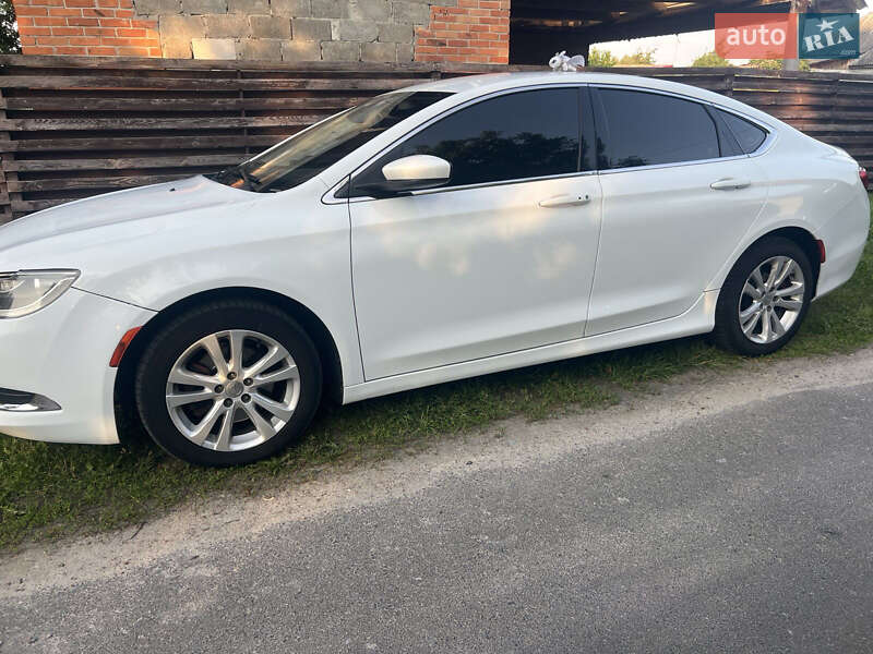 Седан Chrysler 200 2015 в Броварах
