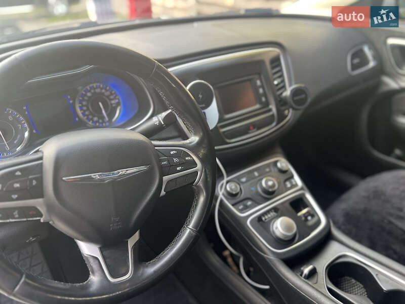 Седан Chrysler 200 2015 в Броварах