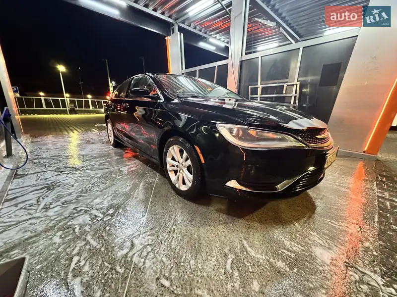 Chrysler 200
