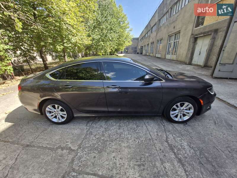 Седан Chrysler 200 2016 в Запорожье