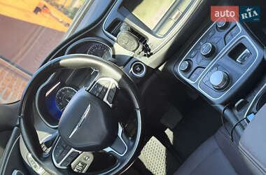 Седан Chrysler 200 2015 в 