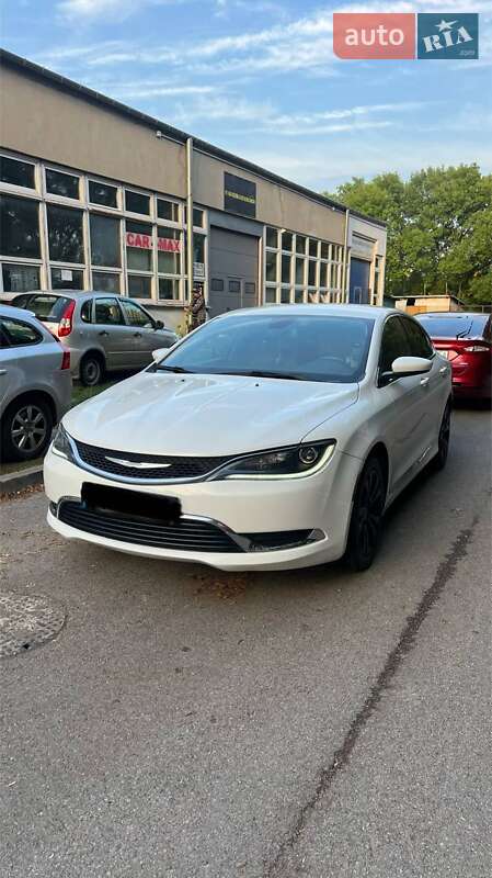 Chrysler 200 2015
