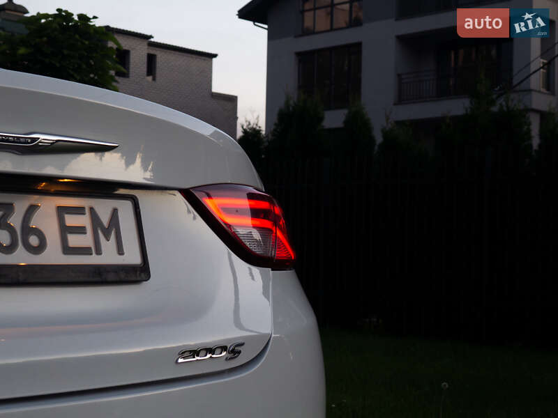 Седан Chrysler 200 2014 в Кременчуге