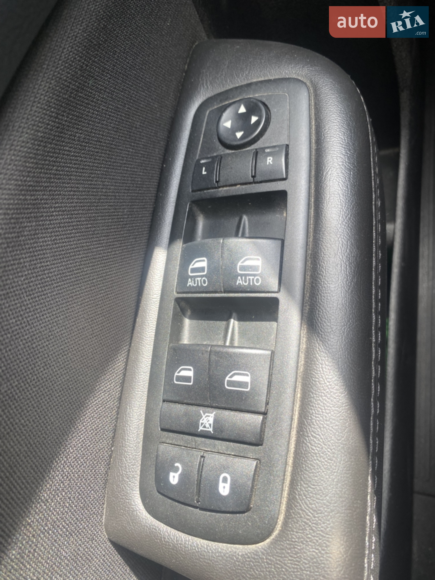 2014 Chrysler 200 - мініатюра 16