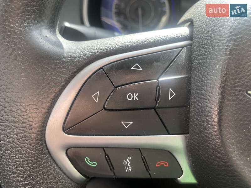 Седан Chrysler 200 2014 в Вышгороде