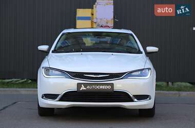 Седан Chrysler 200 2015 в 