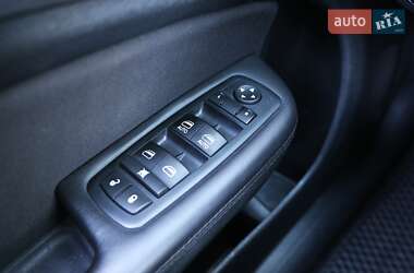Седан Chrysler 200 2015 в 
