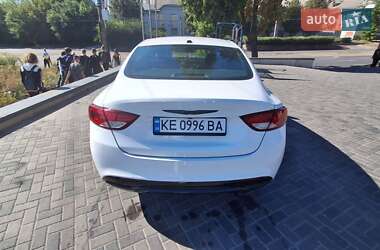 Седан Chrysler 200 2015 в 