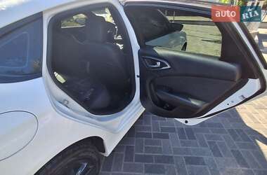 Седан Chrysler 200 2015 в 