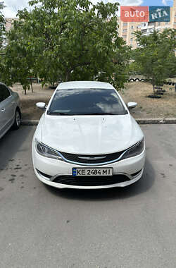 Седан Chrysler 200 2015 в 