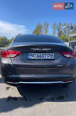 Седан Chrysler 200 2015 в 