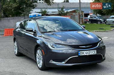 Седан Chrysler 200 2015 в Львові