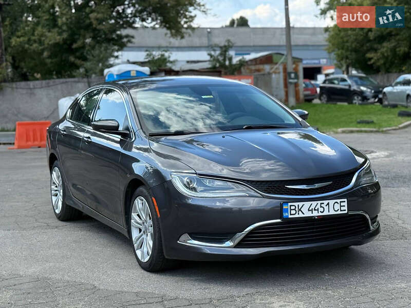Седан Chrysler 200 2015 в 