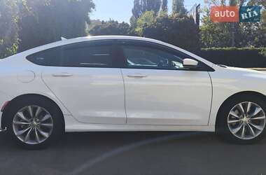 Седан Chrysler 200 2015 в 
