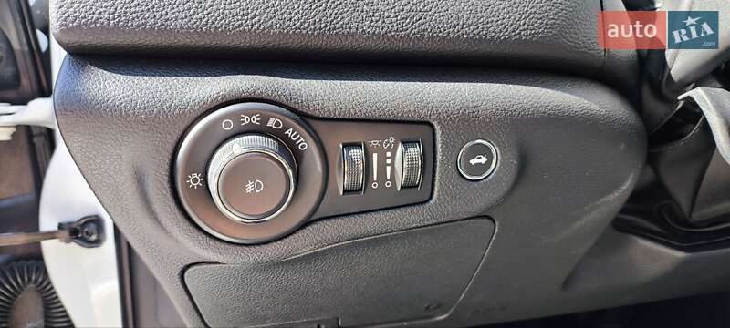 Седан Chrysler 200 2015 в Броварах фото 20 Седан Chrysler 200 2015 в Броварах