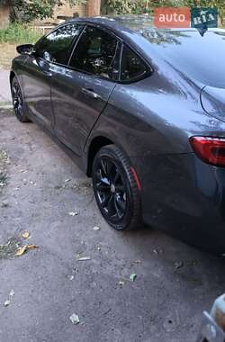 Седан Chrysler 200 2015 в 