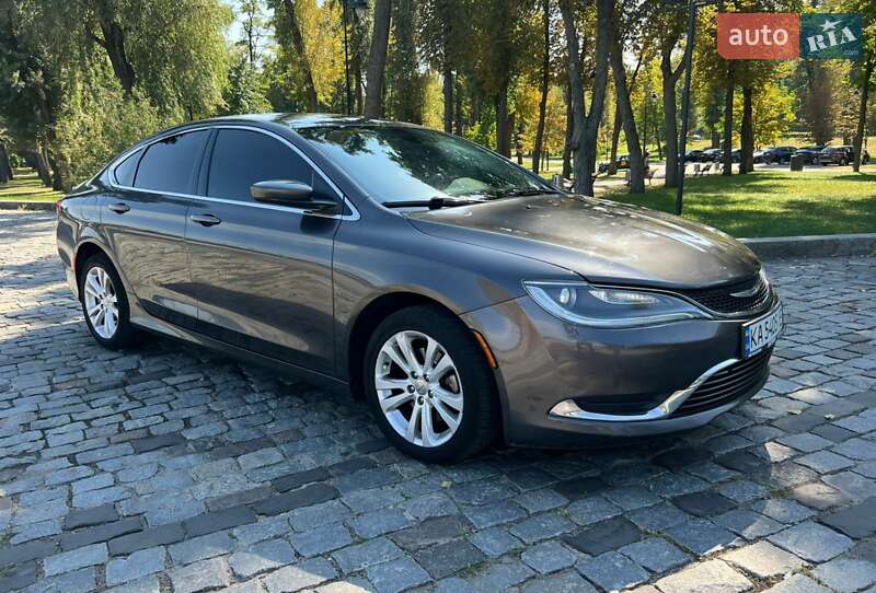 Седан Chrysler 200 2015 в Киеве
