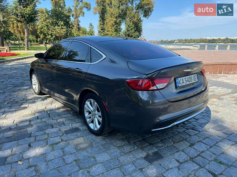 Седан Chrysler 200 2015 в Киеве