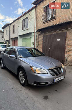 Седан Chrysler 200 2012 в 