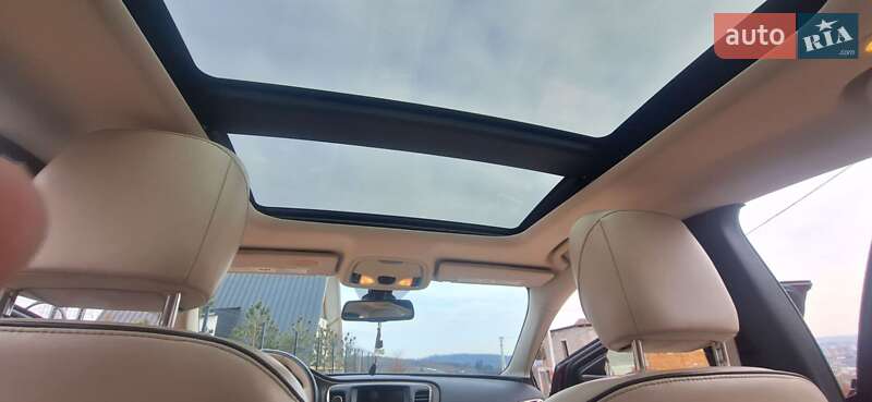 Седан Chrysler 200 2015 в Мукачево