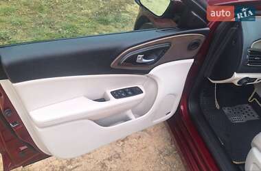 Седан Chrysler 200 2015 в 