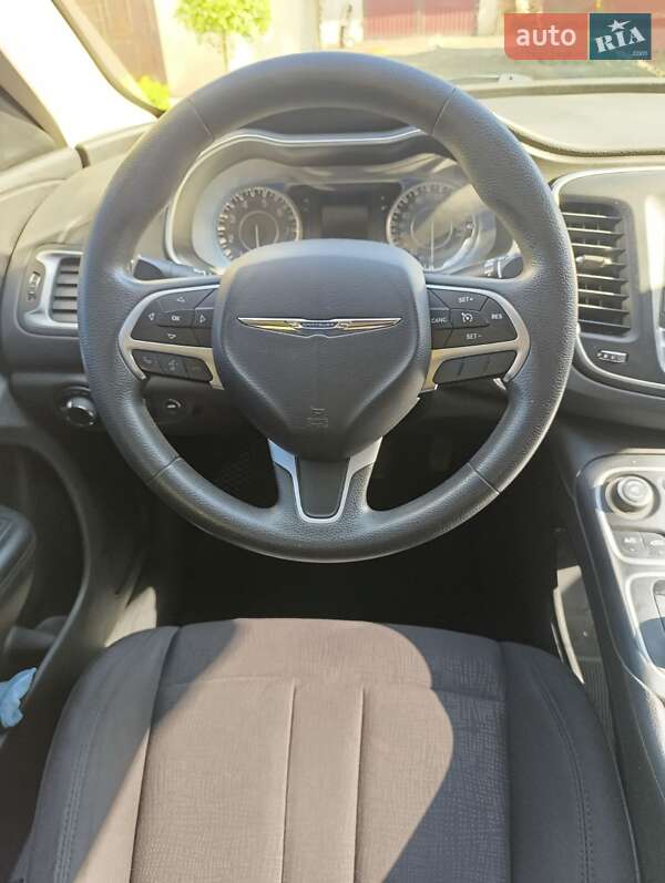 Седан Chrysler 200 2014 в Песчанке