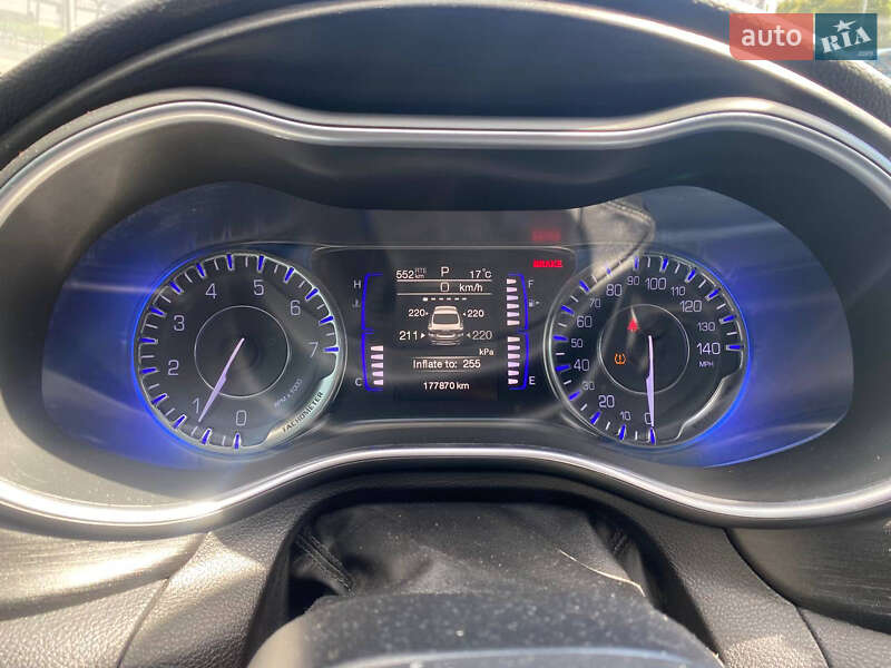 Седан Chrysler 200 2015 в Киеве