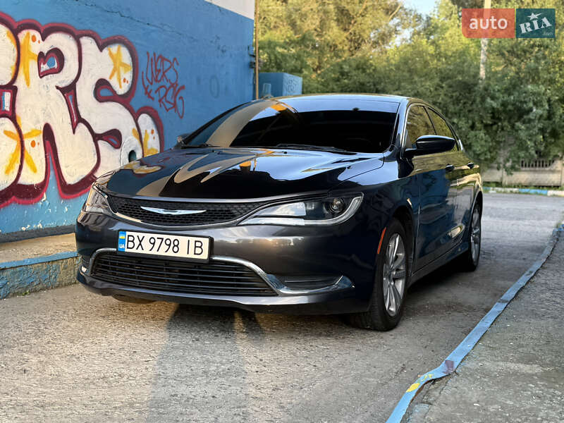 Седан Chrysler 200 2015 в Хмельницком