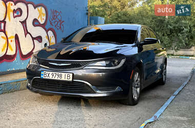 Седан Chrysler 200 2015 в 